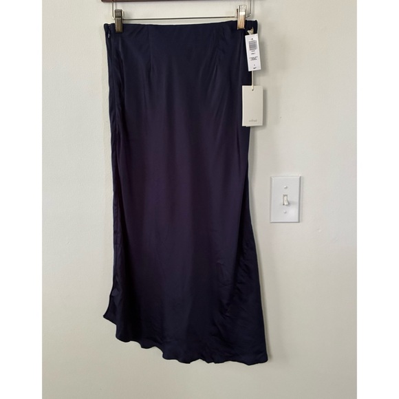 Aritzia Wilfred Only Slip Skirt in Classic Navy - Picture 9 of 13